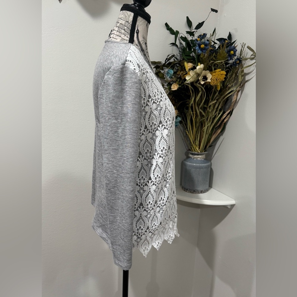 Bobeau Gray White Lace Overlay Top PS Petite Small Scalloped Hem - Picture 3 of 8